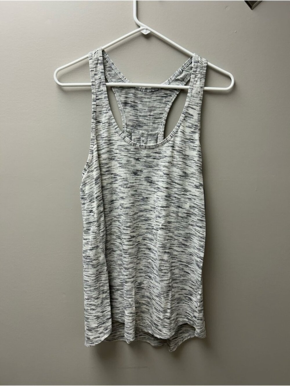 Lululemon Women’s Black & White Salute the Sun Singlet II